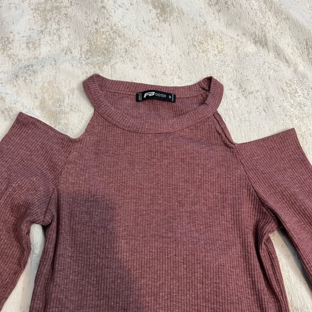 Burgundy Cold Shoulder Ribbed Top